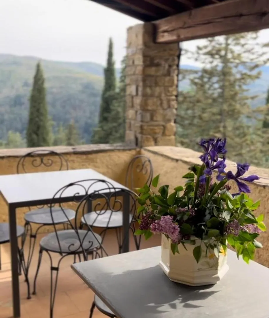 مزرعة للإقامة Borgo La Valle Palazzo del Pero إيطاليا