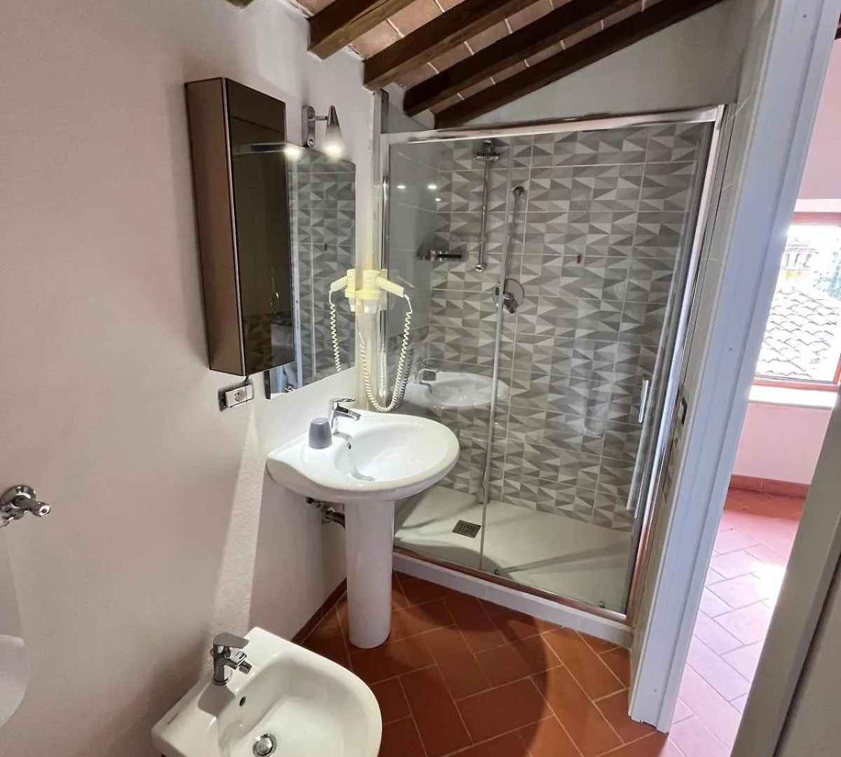 مزرعة للإقامة Borgo La Valle Palazzo del Pero